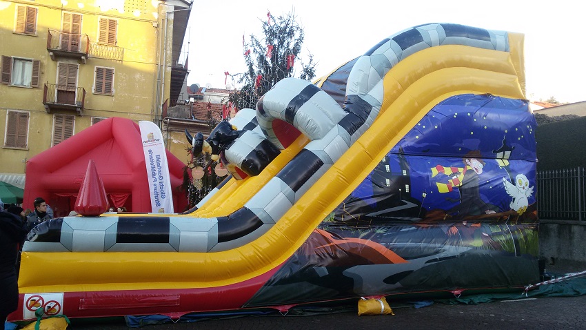 022 Scivolo Befana 9x6x6
