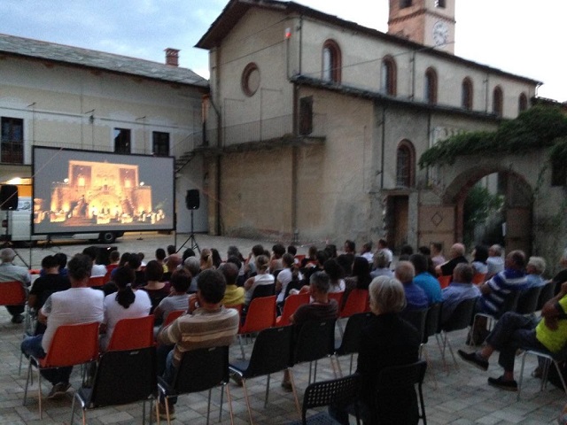 01 Cinema allaperto Gummilandia Piazza